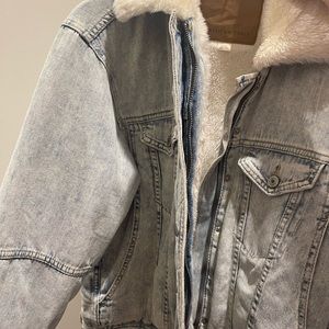 American Eagle Jean jacket. VERY WARM jacket! Cannot fit it anymore.